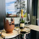 Lightquartier Treefield -sauna - Balkon- Waldnaehe *