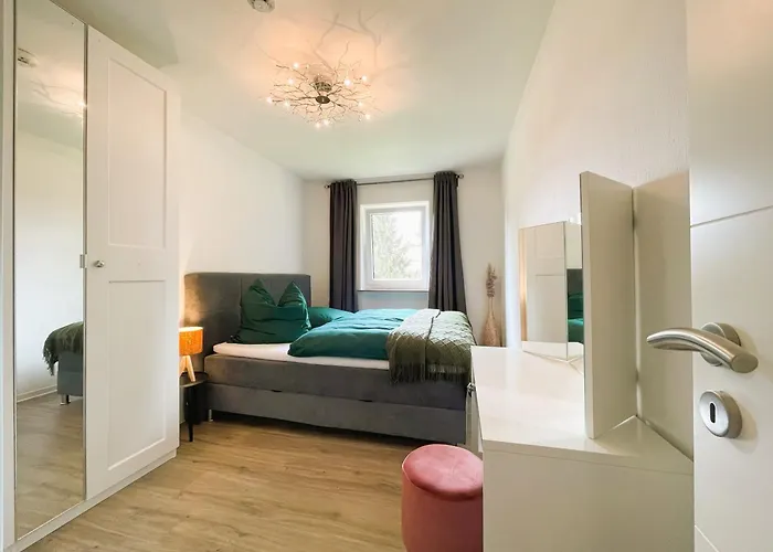 Lightquartier Treefield -sauna - Balkon- Waldnaehe *