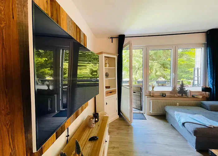 Lightquartier Treefield -sauna - Balkon- Waldnaehe *